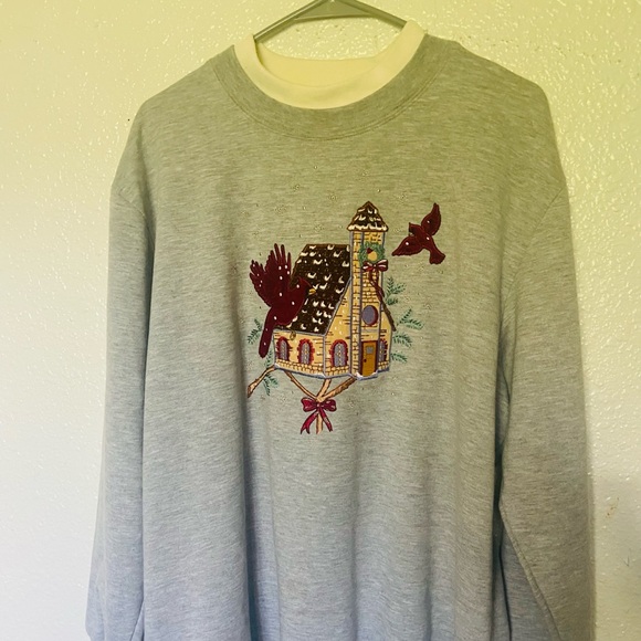 Crewneck - Picture 1 of 4